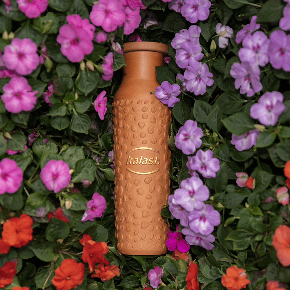 MY KALASH 100% Terracotta (Mitti) Bottle | Travel Friendly, Amazing Desk Bottle | Leak Proof and Keeps Water Cold | Ample 800ml Capacity Water Bottle with Free Jute Bag | Environment Friendly | Pack of 4 - Kalash